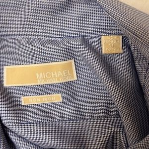 Clearing Closet of Rarely worn Michael Kors

15 (32/33) size
100% cotton